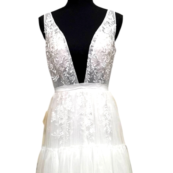 Spaghetti Straps Tulle A-line Wedding Dresses | Deep V-neck Pleated Bridal Gowns - Picture 4 of 16